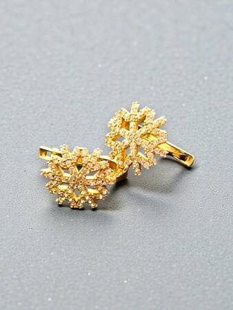 Kar Tanesi Model Taşlı Altın Küpe - 9