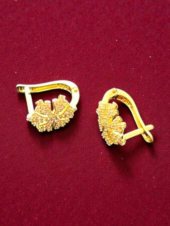 Kar Tanesi Model Taşlı Altın Küpe - 8