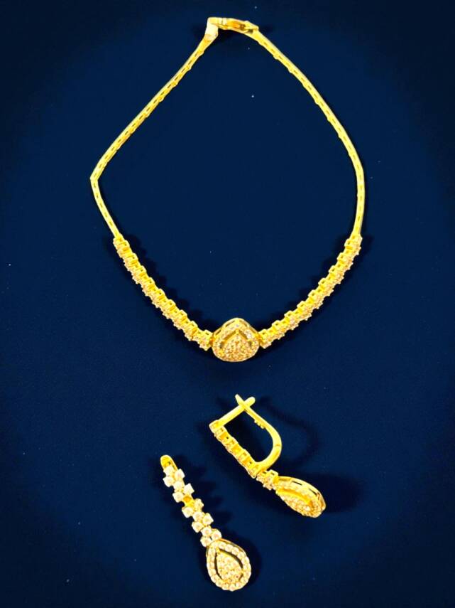Su Damlası Taşlı Altın Takı Seti - 5