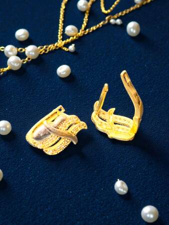 Taşlı Altın Küpe - 3