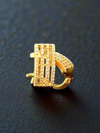 Taşlı Altın Küpe - 