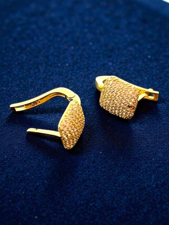 Taşlı Altın Küpe - 7