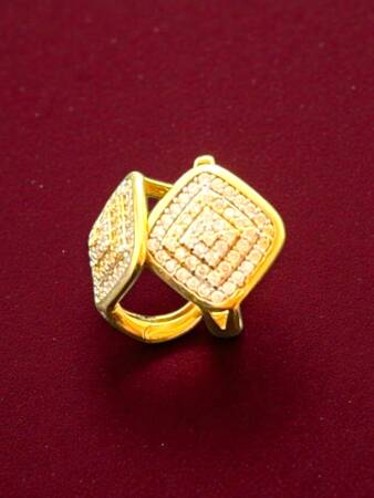 Taşlı Altın Küpe - 