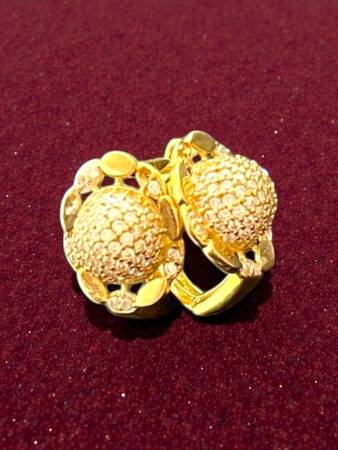 Taşlı Altın Küpe - 