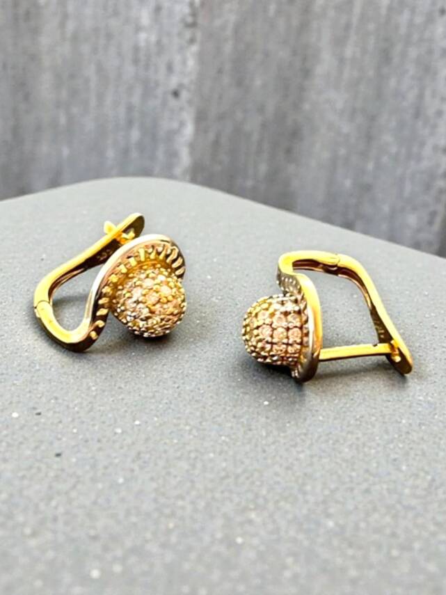 Taşlı Altın Küpe - 9