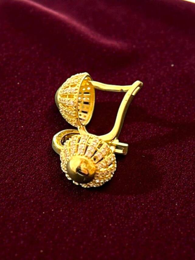 Taşlı Altın Küpe - 2