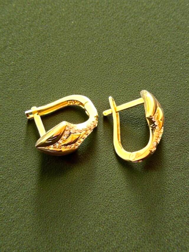 Taşlı Altın Küpe - 3