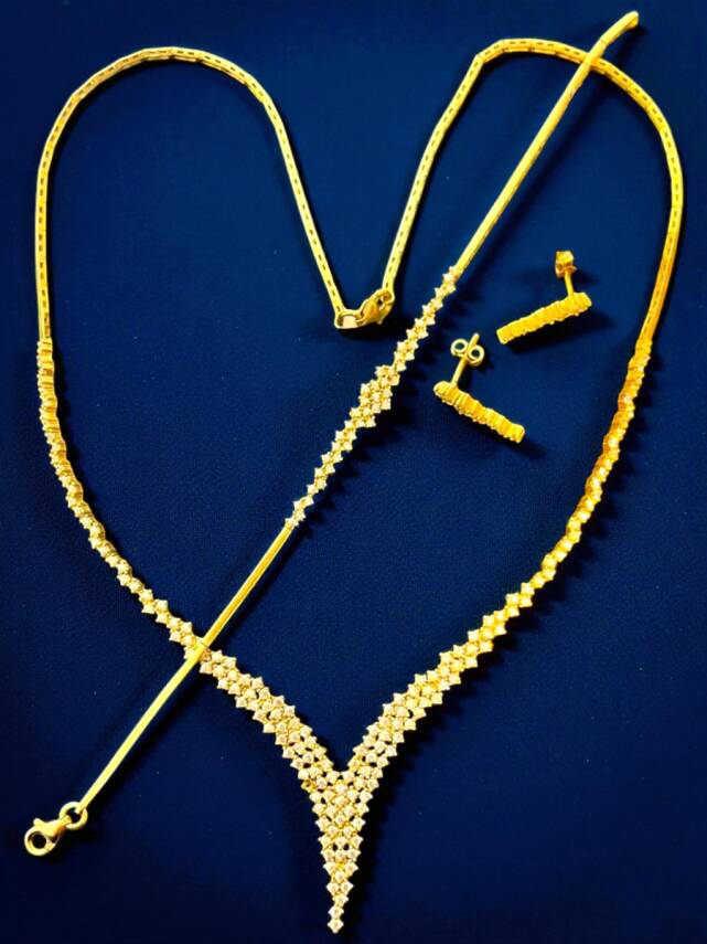 Taşlı Altın Takı Seti - 8