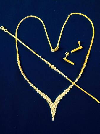 Taşlı Altın Takı Seti - 