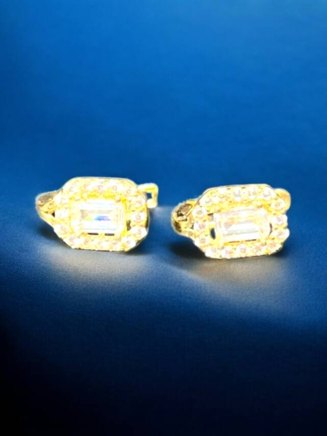 Taşlı Baget Model Altın Çocuk Küpe - 6