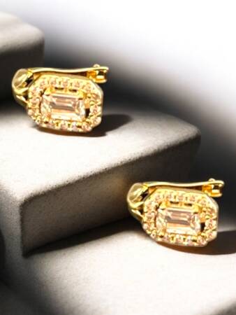 Taşlı Baget Model Altın Çocuk Küpe - 4