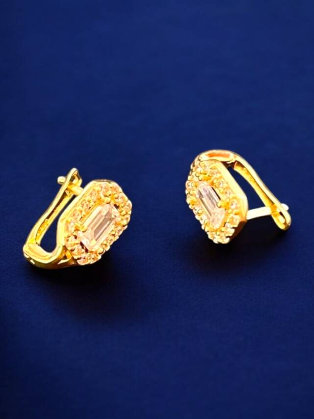 Taşlı Baget Model Altın Çocuk Küpe - 2