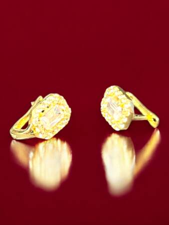 Taşlı Baget Model Altın Çocuk Küpe - 7