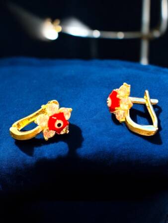 Taşlı Çiçek Model Altın Çocuk Küpe - 8