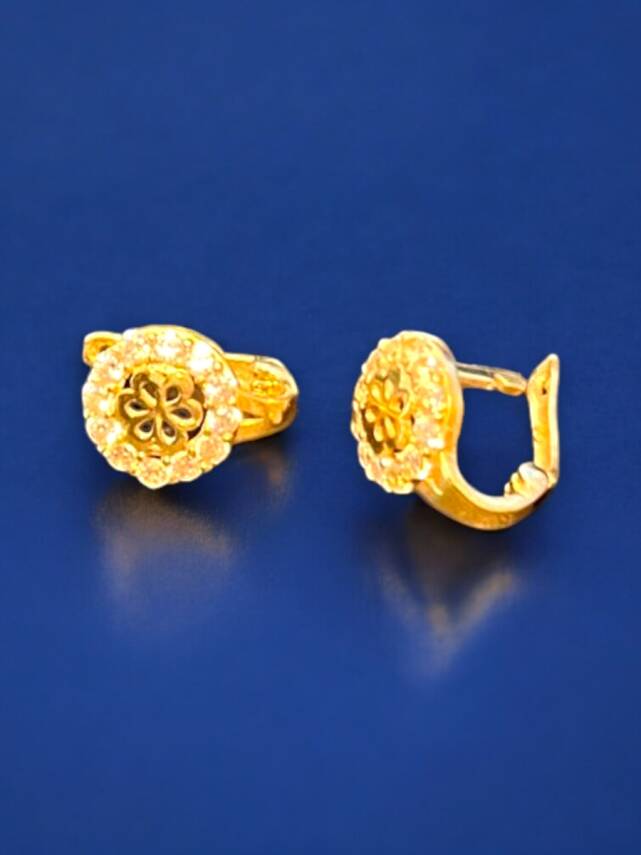 Taşlı Çiçek Model Altın Çocuk Küpe - 4