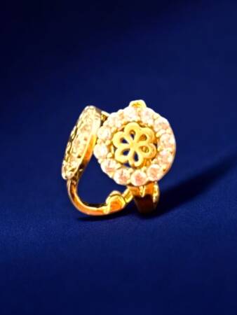 Taşlı Çiçek Model Altın Çocuk Küpe - 