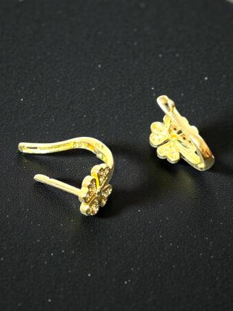 Yonca Model Taşlı Altın Küpe - 3