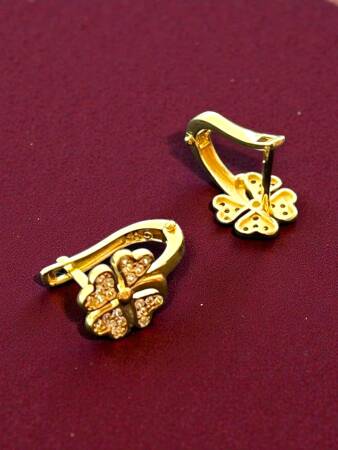 Yonca Model Taşlı Altın Küpe - 5