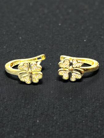 Yonca Model Taşlı Altın Küpe - 9