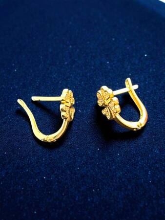 Yonca Model Taşlı Altın Küpe - 4