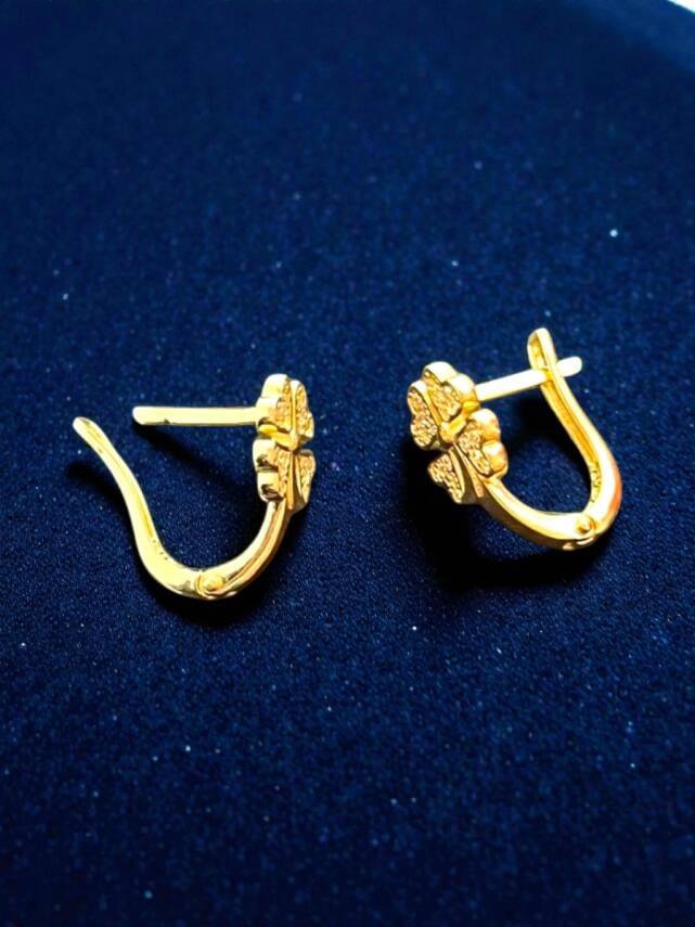 Yonca Model Taşlı Altın Küpe - 4