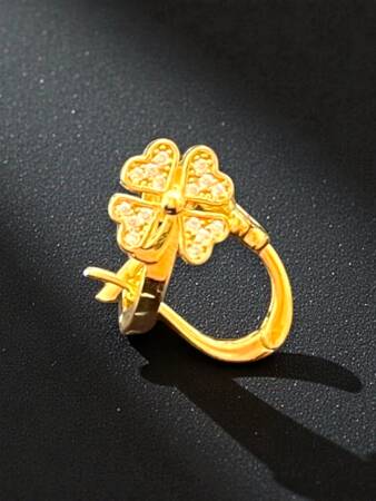 Yonca Model Taşlı Altın Küpe - 