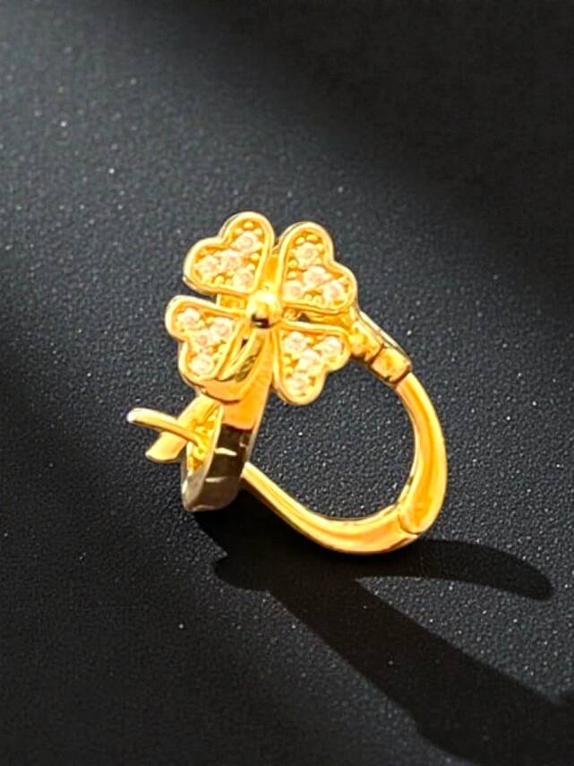 Yonca Model Taşlı Altın Küpe - 1