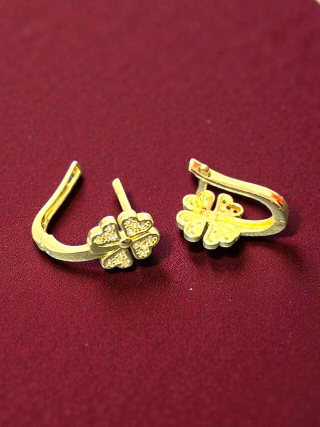 Yonca Model Taşlı Altın Küpe - 7